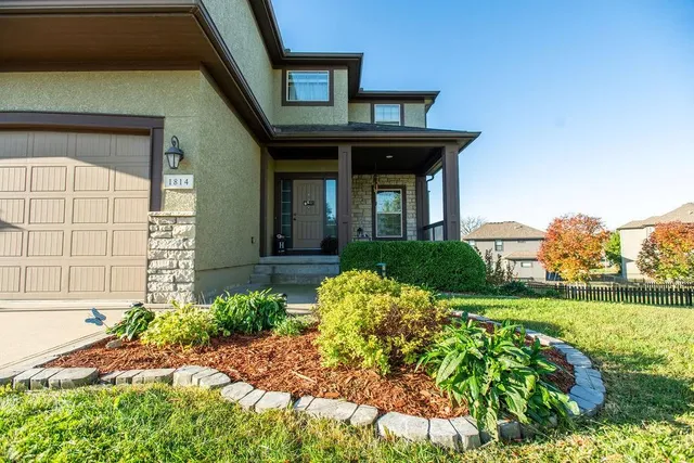 $460,000 | 1814 Cayhill Court, Warrensburg, MO 64093