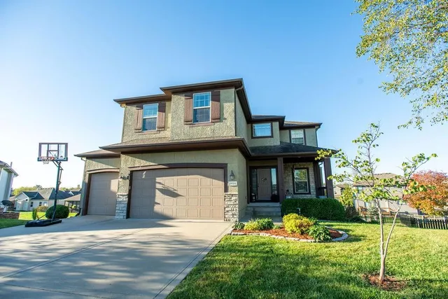 $460,000 | 1814 Cayhill Court, Warrensburg, MO 64093