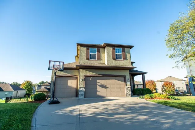 $460,000 | 1814 Cayhill Court, Warrensburg, MO 64093