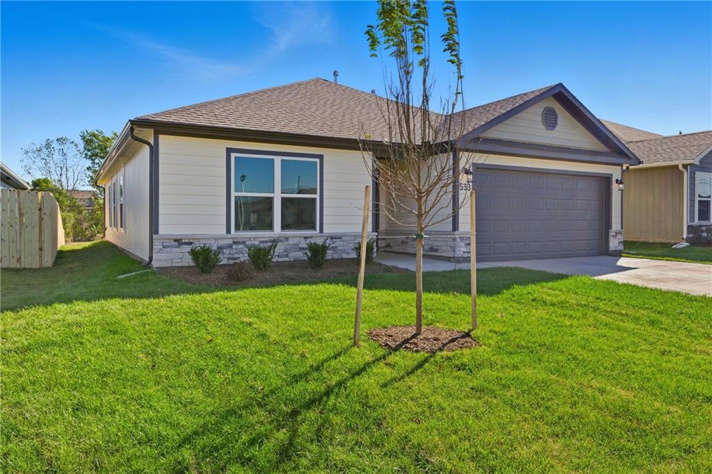 533 North Persimmon Street Gardner, KS 66030 - Photo 2 of 27