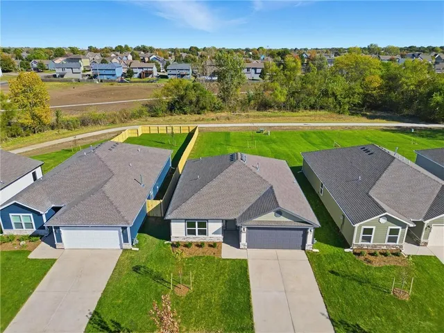 $347,685 | 533 North Persimmon Street, Gardner, KS 66030