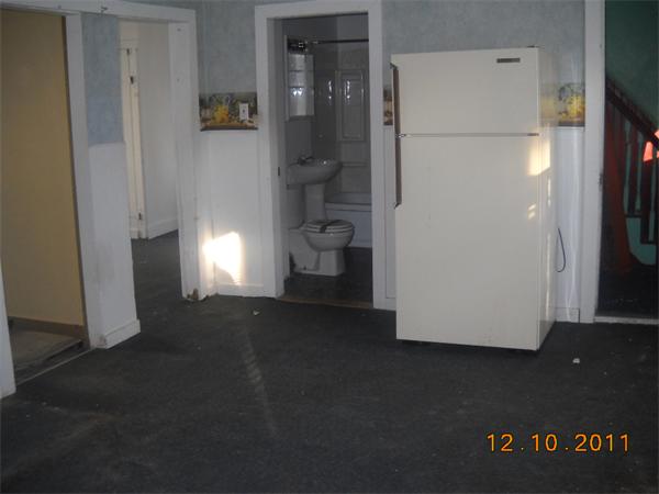 22 Robinson Street Webster, MA 01570 - Photo 4 of 20