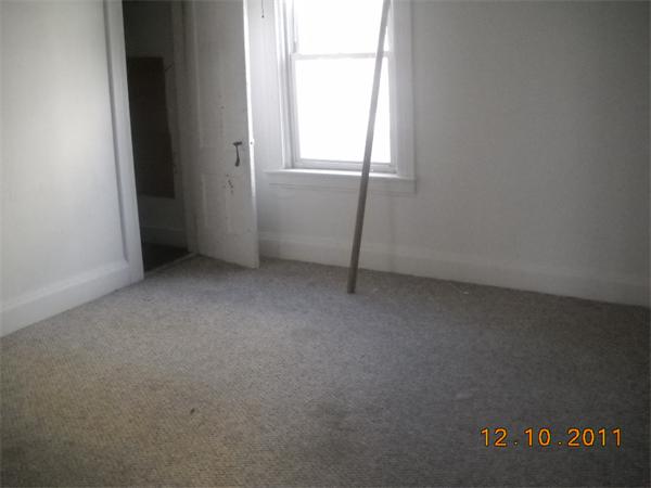 22 Robinson Street Webster, MA 01570 - Photo 5 of 20