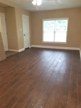 $975 | 5631 Belarbor Street, Houston, TX 77033