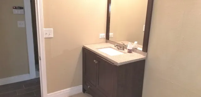 $975 | 5631 Belarbor Street, Houston, TX 77033