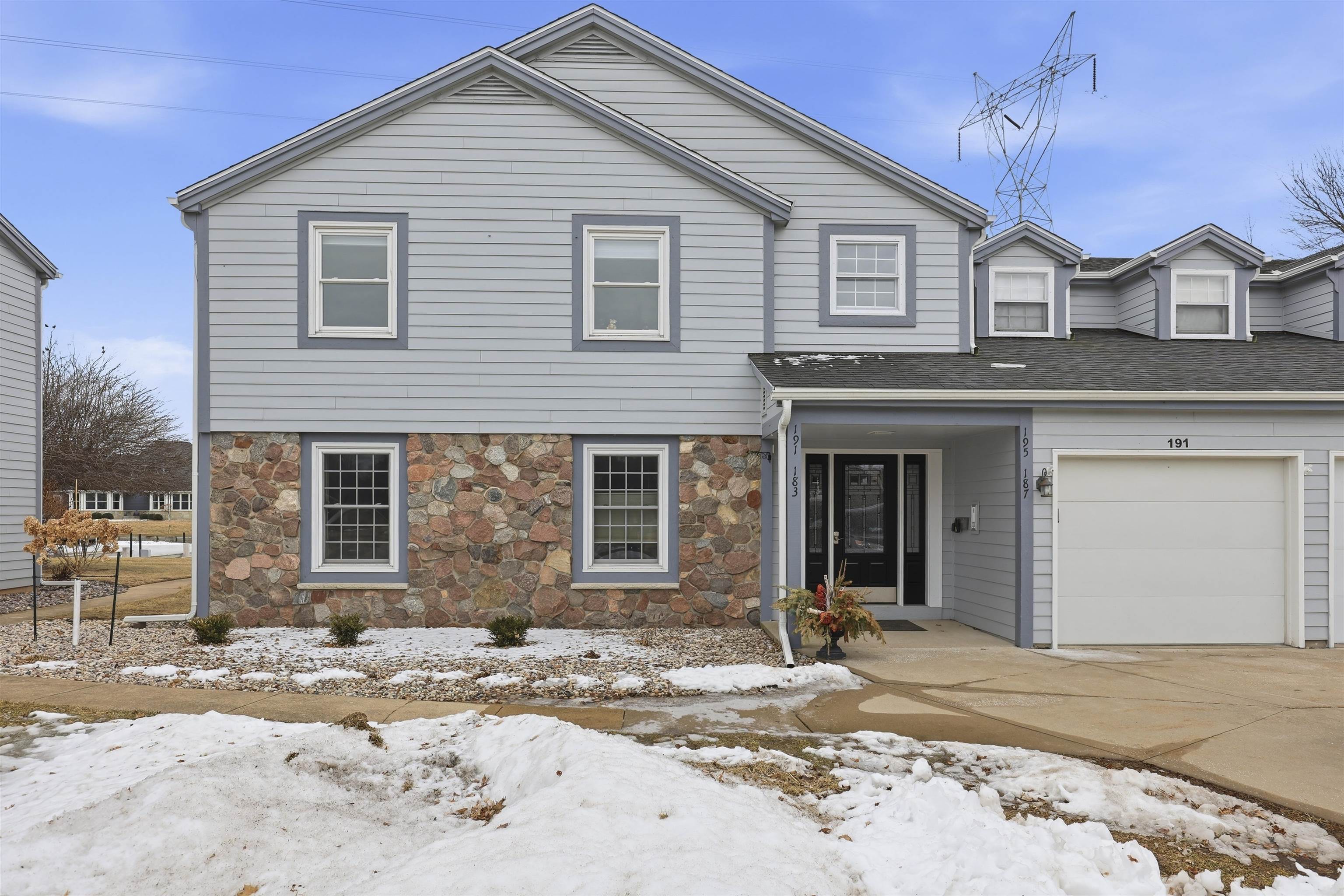 195 Captains Court Winneconne, WI 54986 - Photo 2 of 31