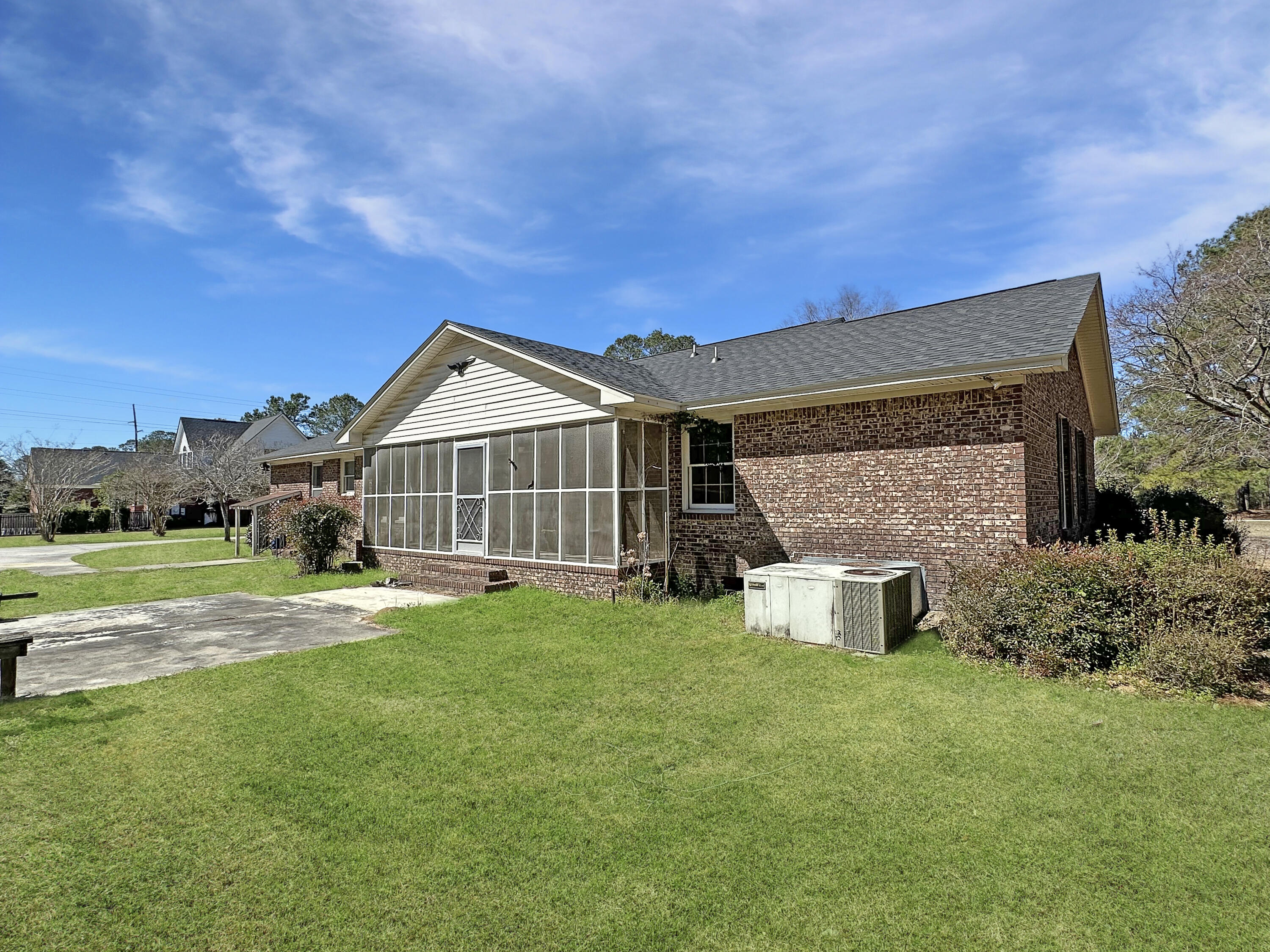 243 Country Club Boulevard St. George, SC 29477 - Photo 12 of 14 IMG_2153