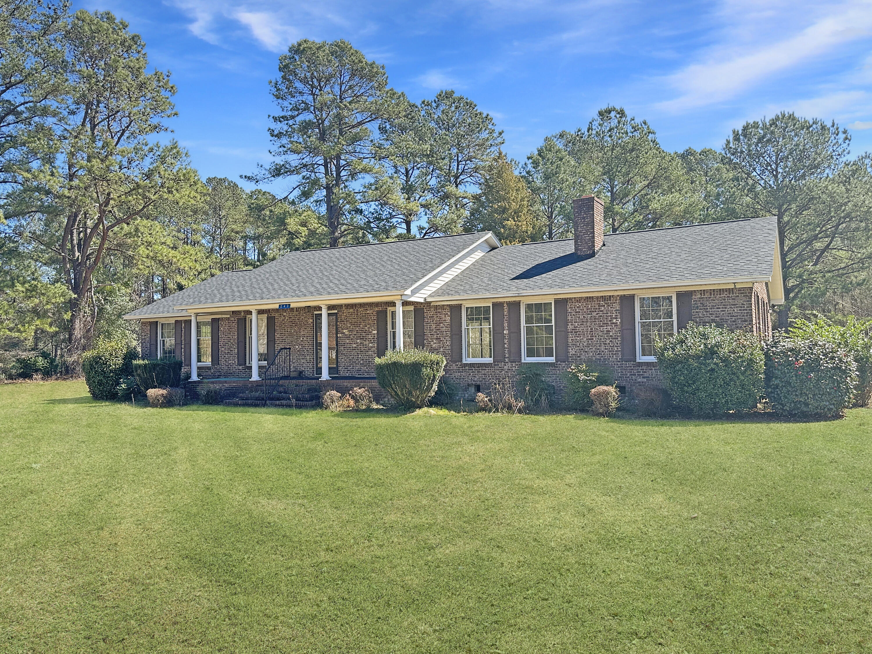 243 Country Club Boulevard St. George, SC 29477 - Photo 2 of 14 IMG_2138