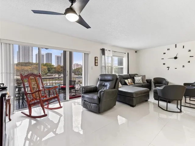 $200,000 | 200 Diplomat Parkway, Unit 424, Hallandale Beach, FL 33009