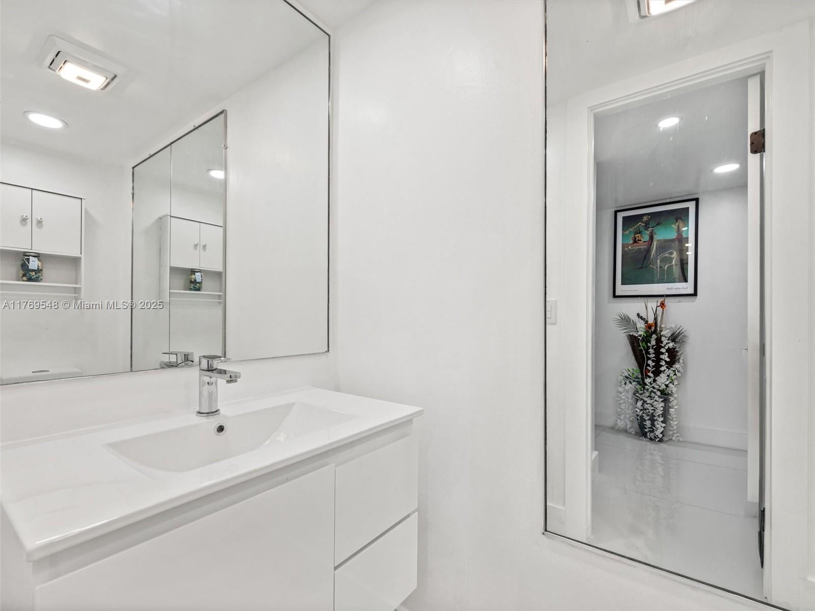 200 Diplomat Parkway, Unit 424 Hallandale Beach, FL 33009 - Photo 5 of 21