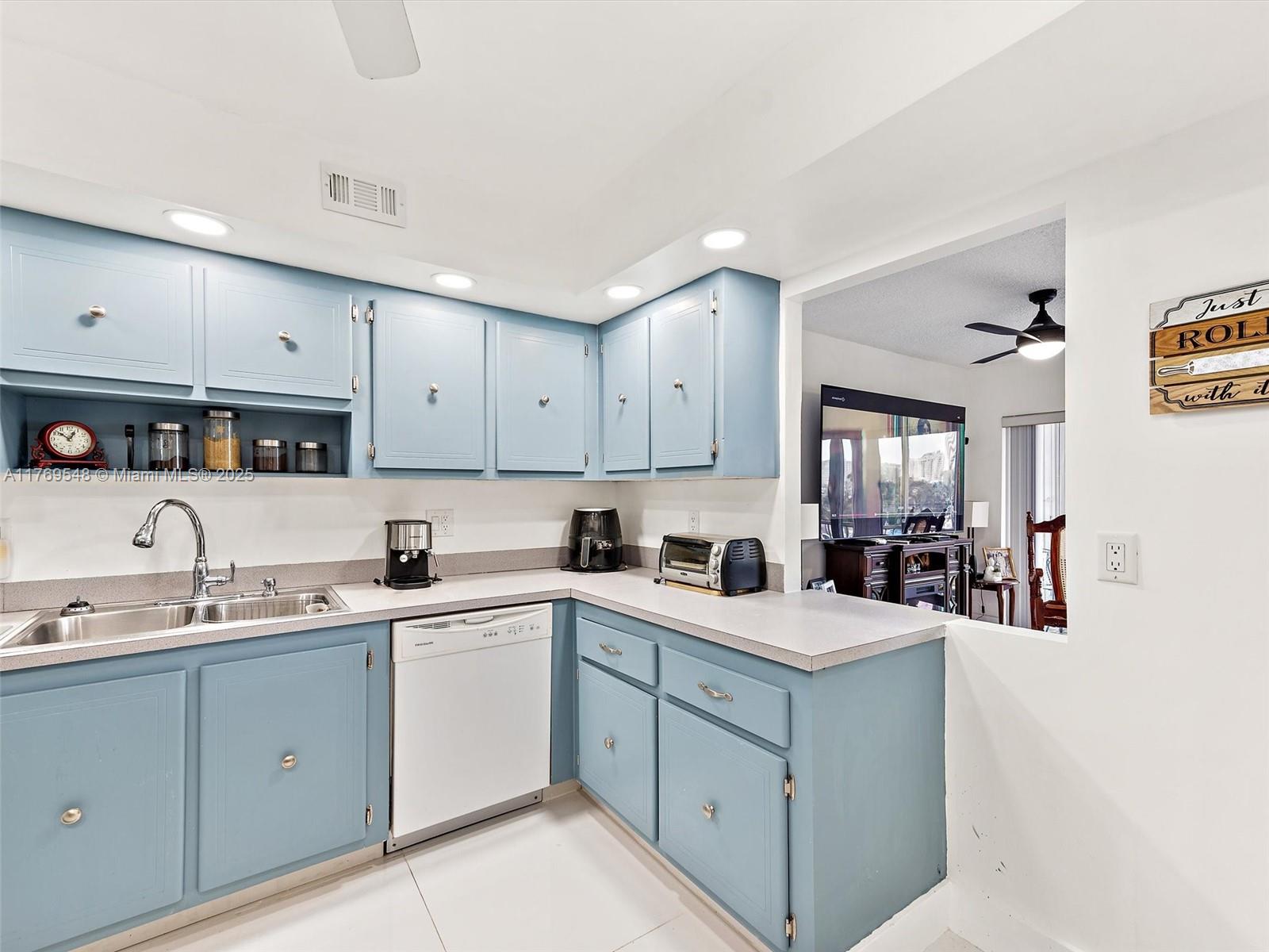 200 Diplomat Parkway, Unit 424 Hallandale Beach, FL 33009 - Photo 8 of 21