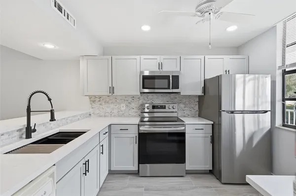 $2,450 | 1717 Whitehall Drive, Unit 205, Davie, FL 33324