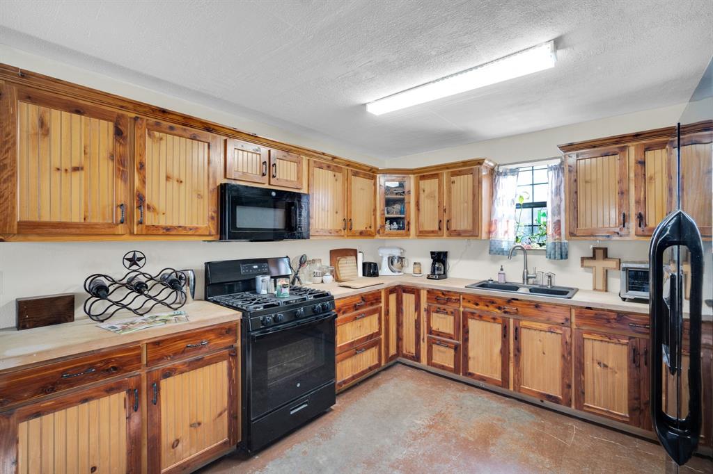 869 State Highway 171 Hubbard, TX 76648 - Photo 6 of 27