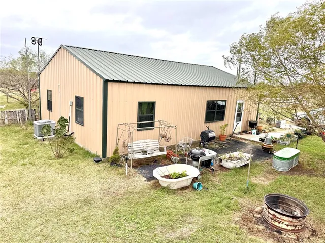 $315,000 | 869 State Highway 171, Hubbard, TX 76648