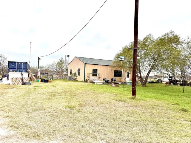 $315,000 | 869 State Highway 171, Hubbard, TX 76648