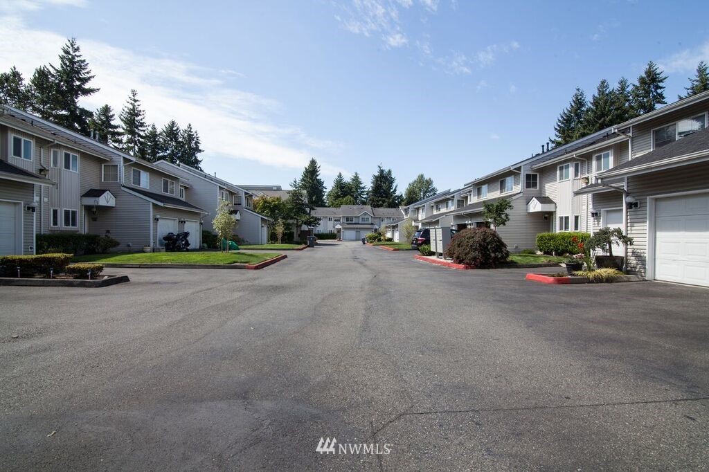 475 Queen Avenue Northeast, Unit 101 Renton, WA 98056 - Photo 15 of 22 Gallery Image 15