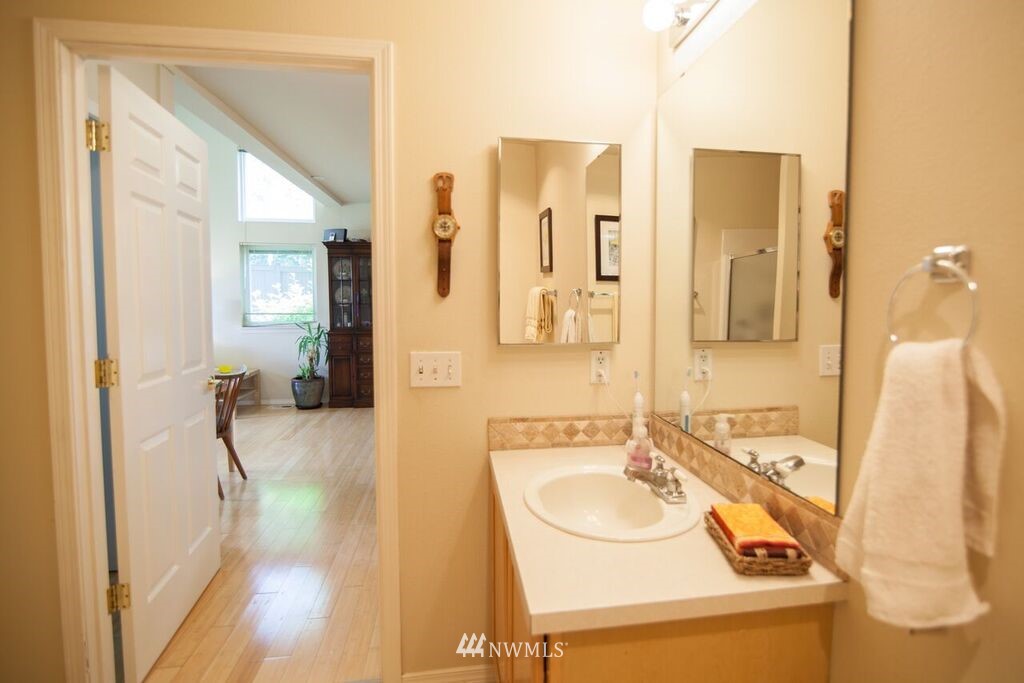 475 Queen Avenue Northeast, Unit 101 Renton, WA 98056 - Photo 18 of 22 Gallery Image 18