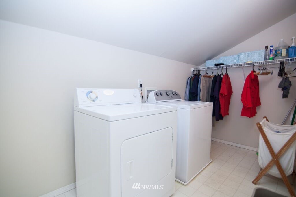 475 Queen Avenue Northeast, Unit 101 Renton, WA 98056 - Photo 20 of 22 Gallery Image 20