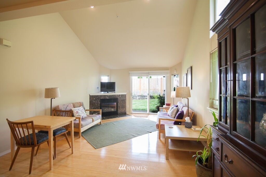 475 Queen Avenue Northeast, Unit 101 Renton, WA 98056 - Photo 5 of 22 Gallery Image 5