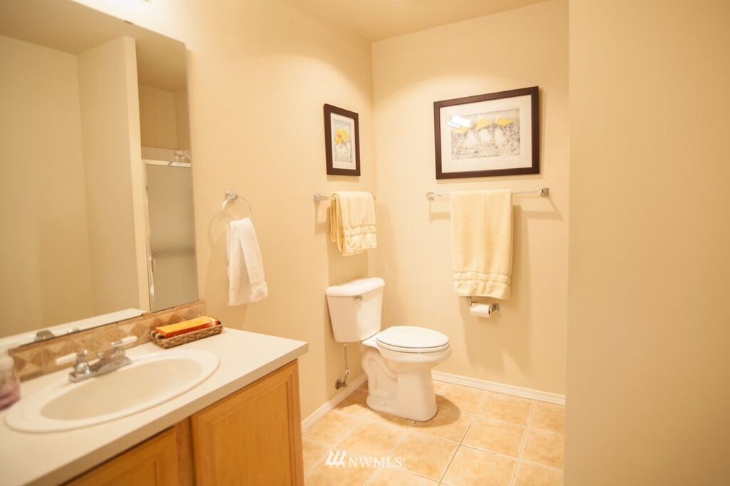 475 Queen Avenue Northeast, Unit 101 Renton, WA 98056 - Photo 6 of 22 Gallery Image 6