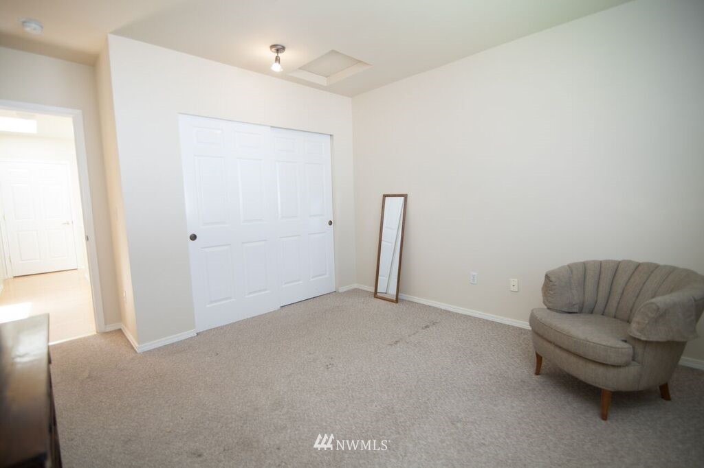 475 Queen Avenue Northeast, Unit 101 Renton, WA 98056 - Photo 9 of 22 Gallery Image 9
