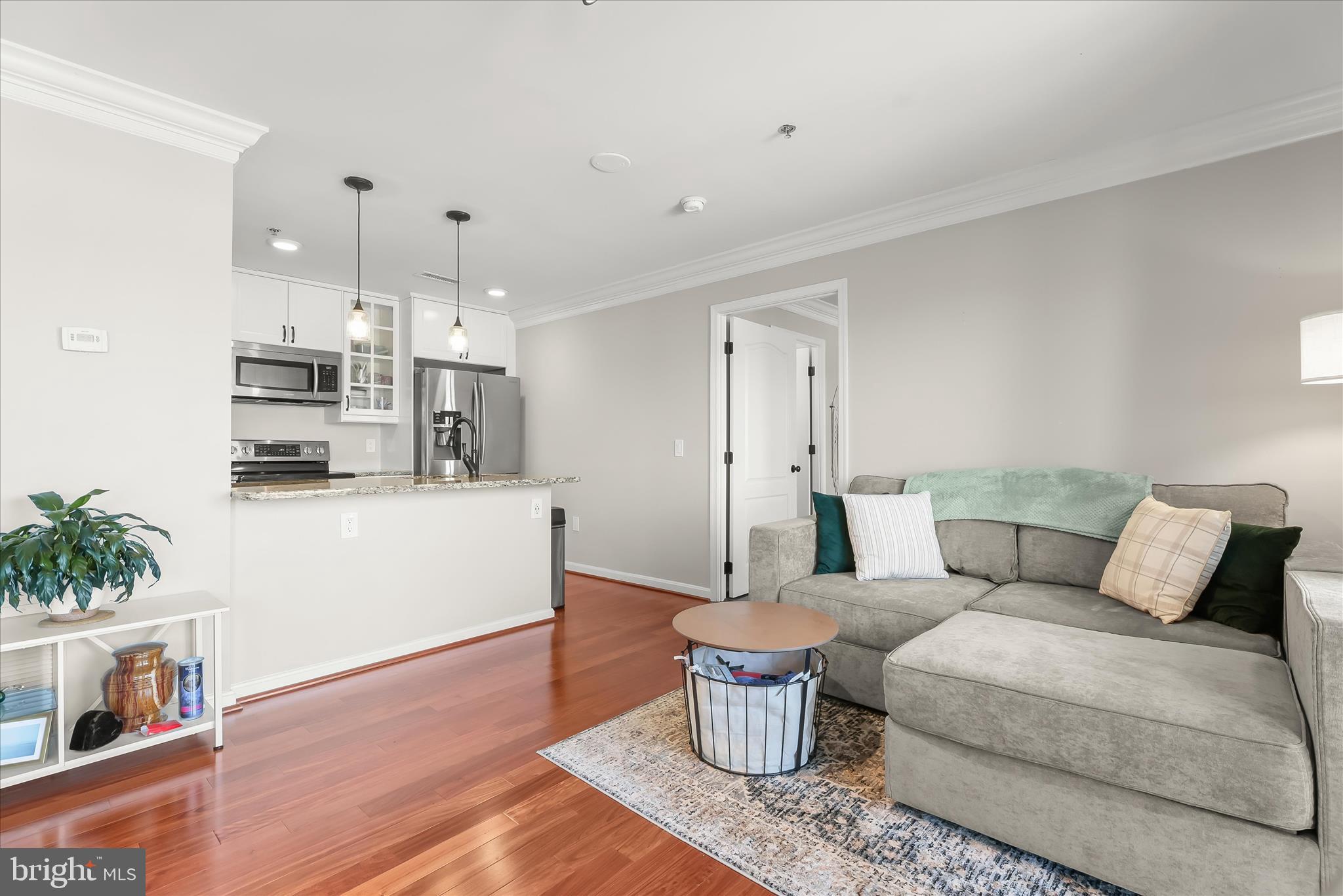 2702 Lighthouse Point East, Unit 516 Baltimore, MD 21224 - Photo 11 of 47 Living Room