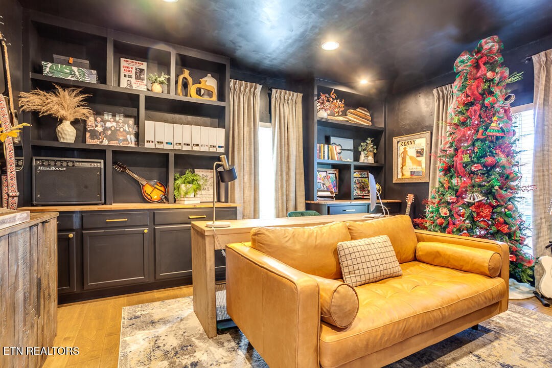 6015 Cate Road Powell, TN 37849 - Photo 13 of 60 a living room with furniture and window