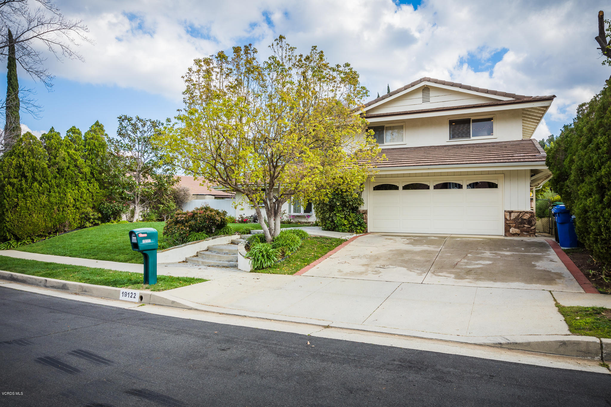 19122 Killoch Place Porter Ranch, CA 91326 - Photo 2 of 45 19122 Killoch pl-3