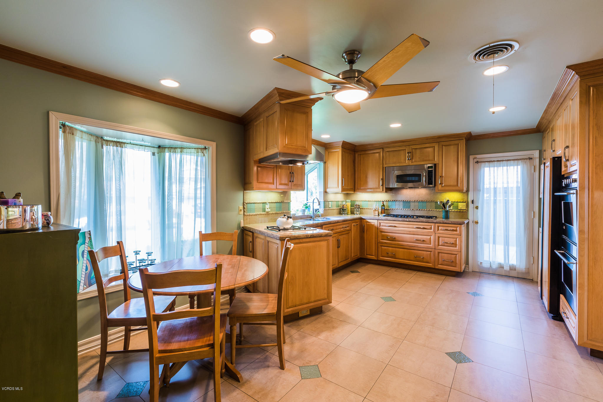 19122 Killoch Place Porter Ranch, CA 91326 - Photo 15 of 45 19122 Killoch pl-17