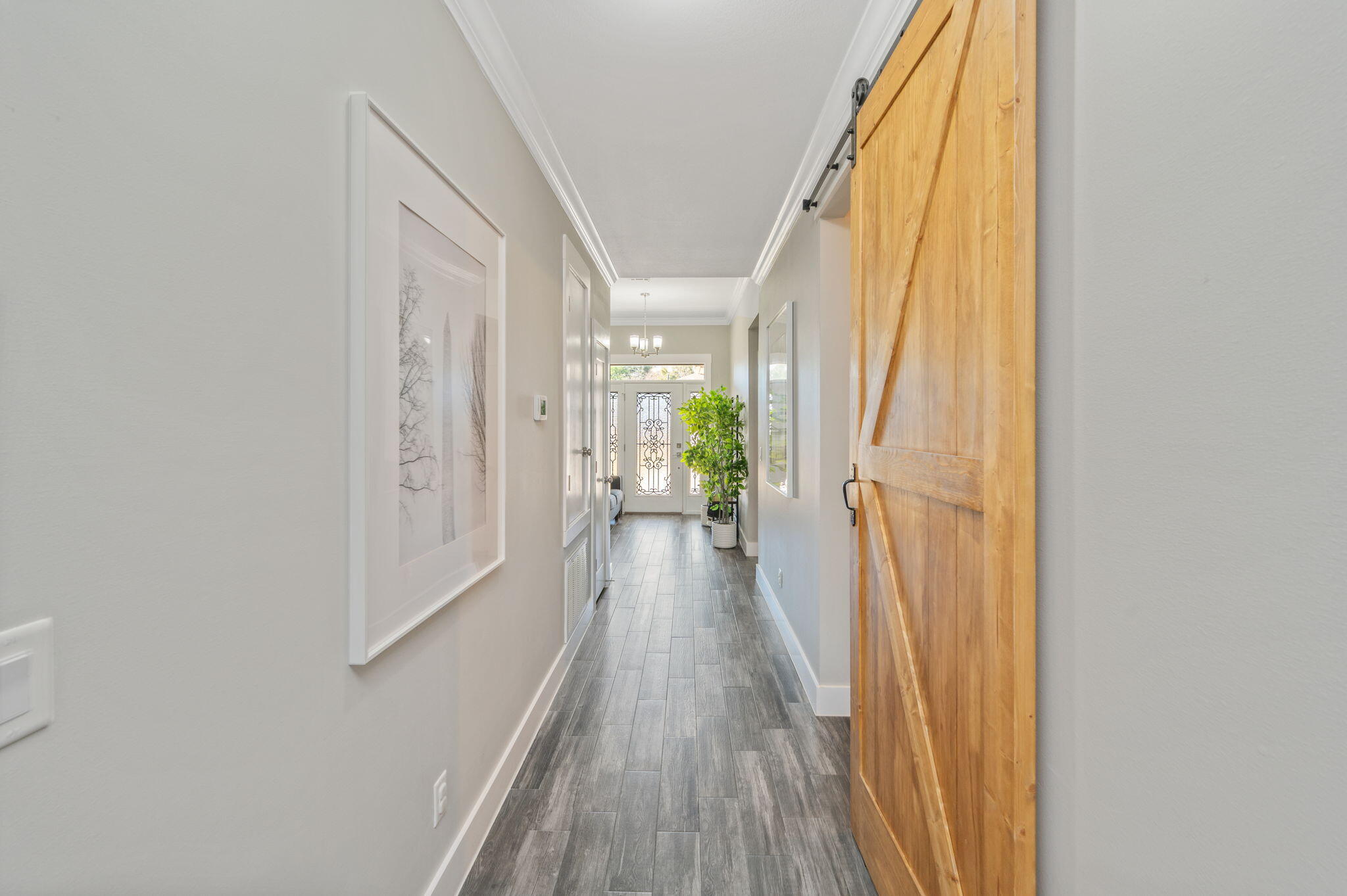 1504 West Ponderosa Road Fort Walton Beach, FL 32547 - Photo 6 of 43 MAIN HALLWAY