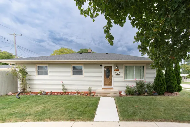 $245,000 | 2400 Romayne Avenue, Racine, WI 53404