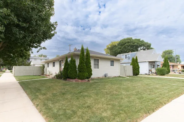 $245,000 | 2400 Romayne Avenue, Racine, WI 53404