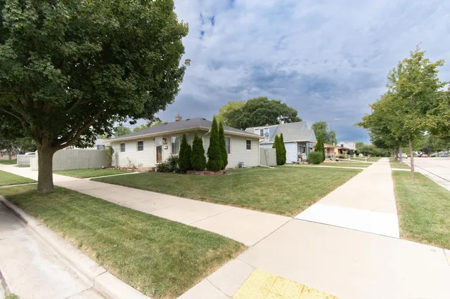 $245,000 | 2400 Romayne Avenue, Racine, WI 53404