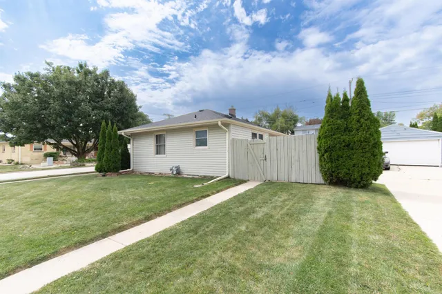 $245,000 | 2400 Romayne Avenue, Racine, WI 53404
