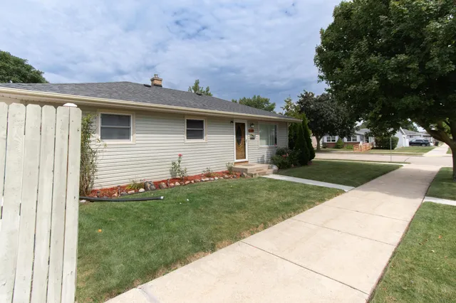 $245,000 | 2400 Romayne Avenue, Racine, WI 53404