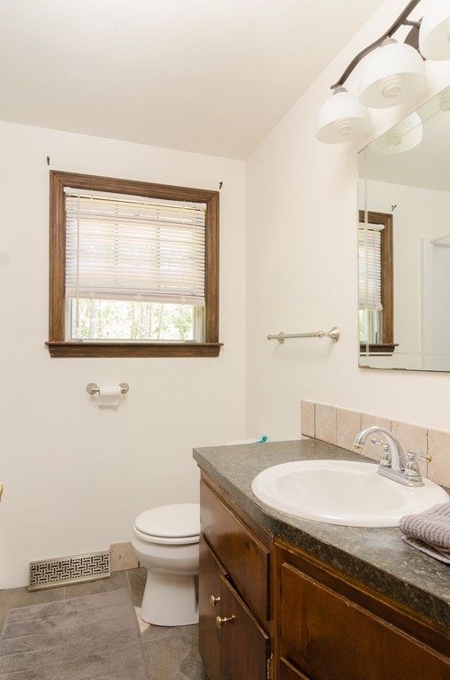 13 Hawthorne Road Kingston, MA 02364 - Photo 14 of 30 Gallery Image 14