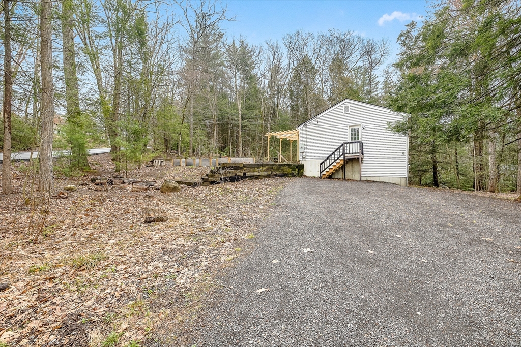 17 Gray Road Templeton, MA 01468 - Photo 26 of 28