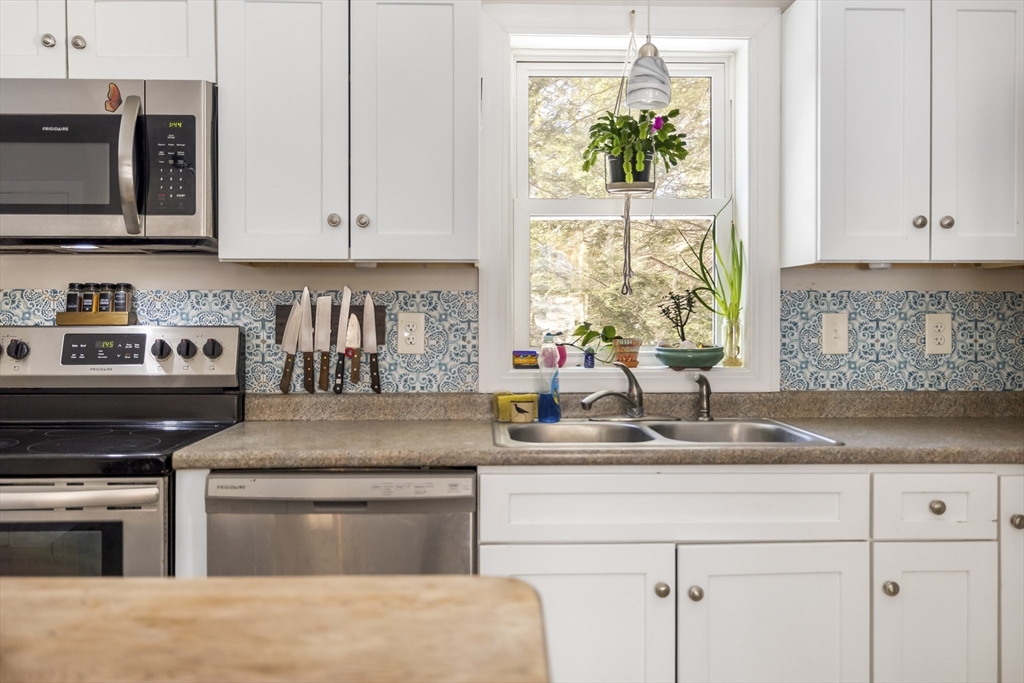 17 Gray Road Templeton, MA 01468 - Photo 5 of 27