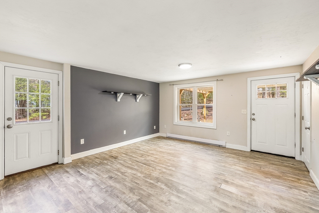 17 Gray Road Templeton, MA 01468 - Photo 6 of 28