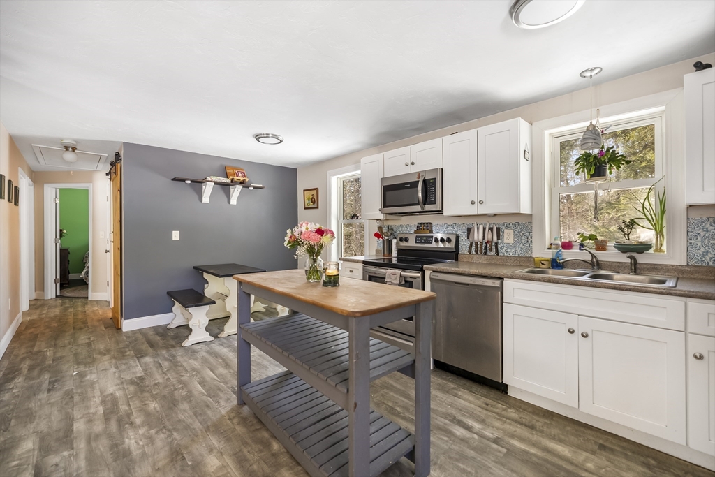 17 Gray Road Templeton, MA 01468 - Photo 7 of 27