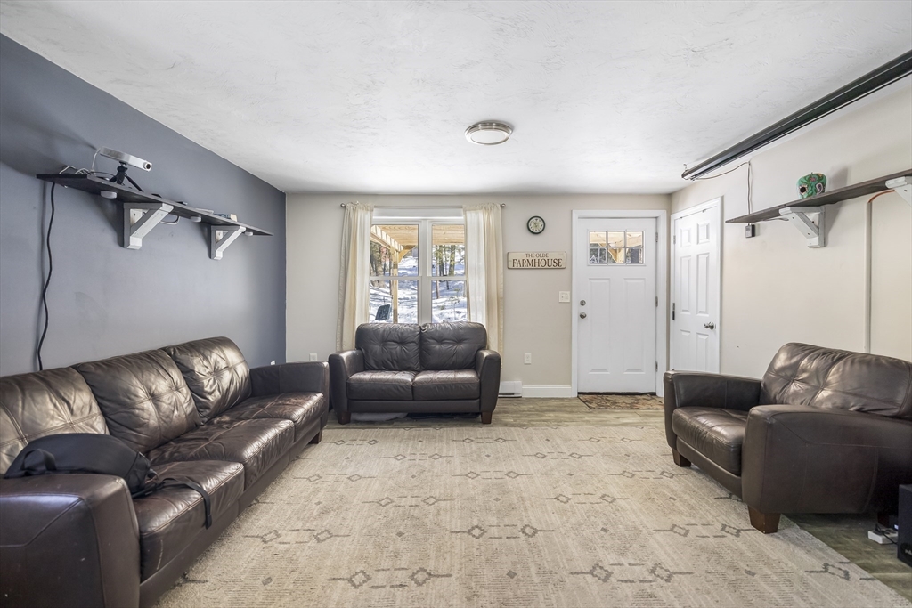 17 Gray Road Templeton, MA 01468 - Photo 8 of 27