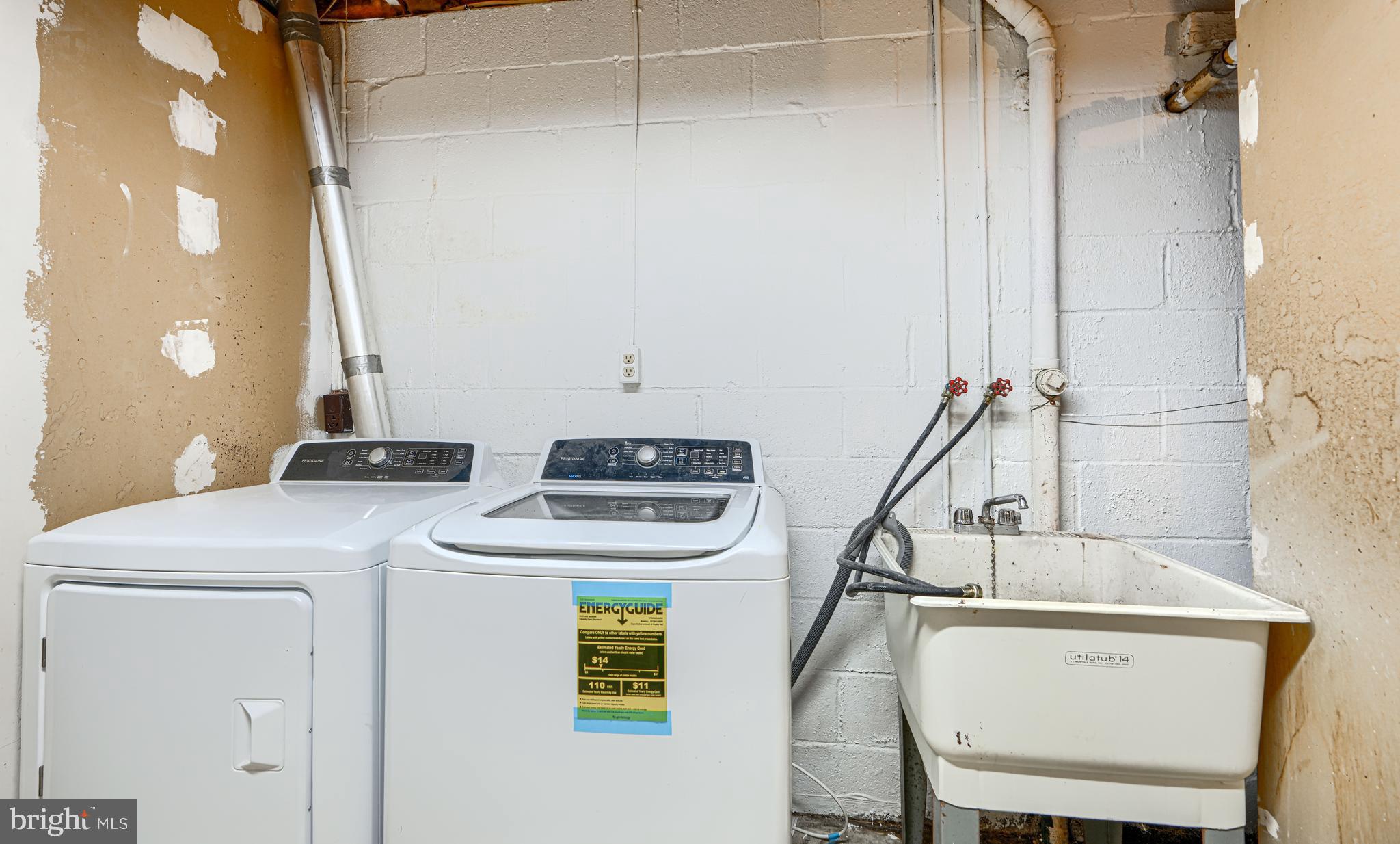2 Romanoff Court Baltimore, MD 21234 - Photo 28 of 34 a utility room with dryer and washer