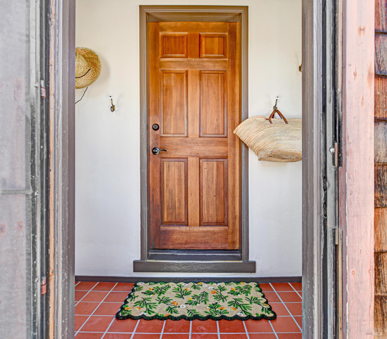 866 Yuba Drive Santa Rosa, CA 95407 - Photo 22 of 73 MUDROOM-ENTRANCE TO KITCHEN