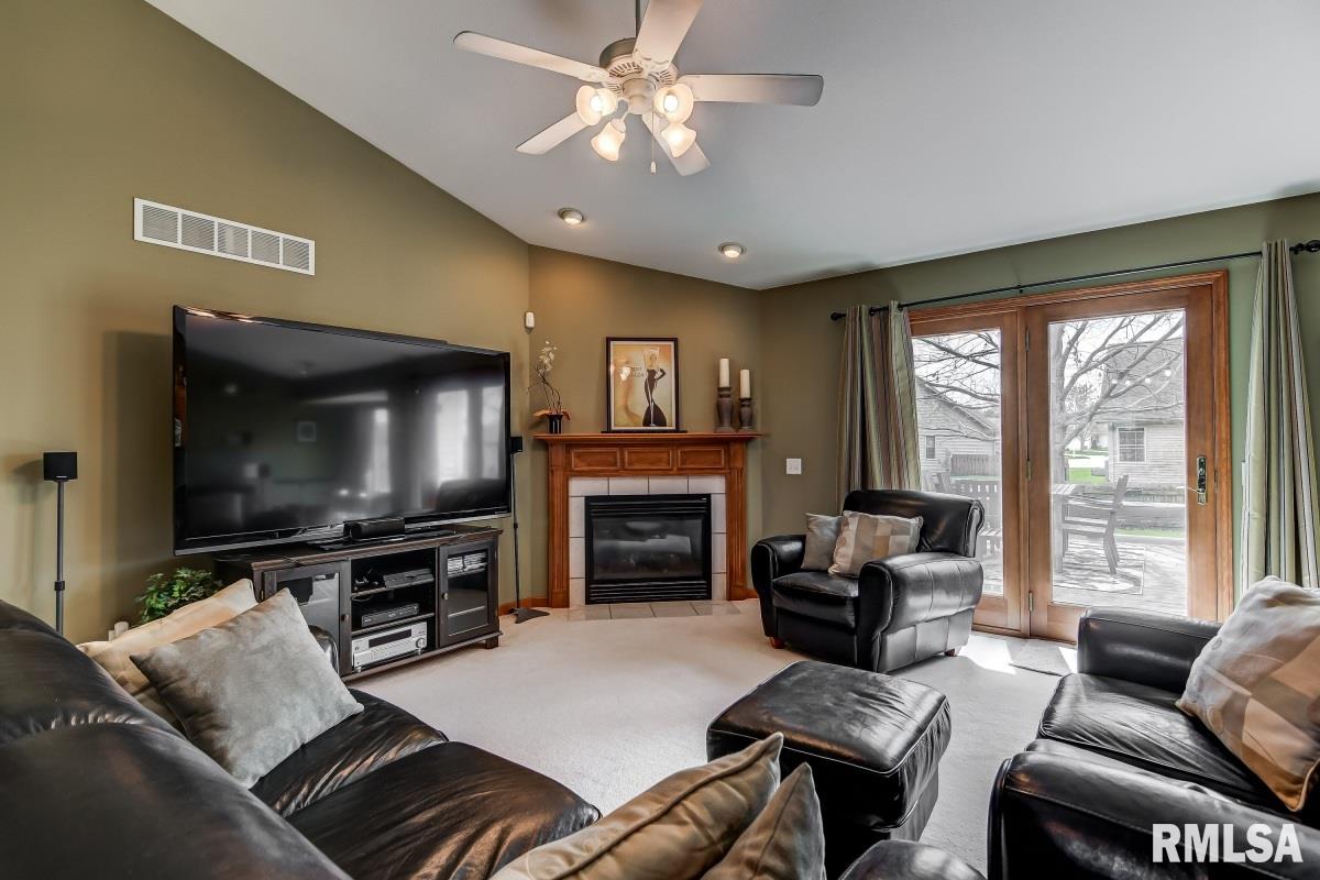 5300 Bunting Road Springfield, IL 62711 - Photo 4 of 34