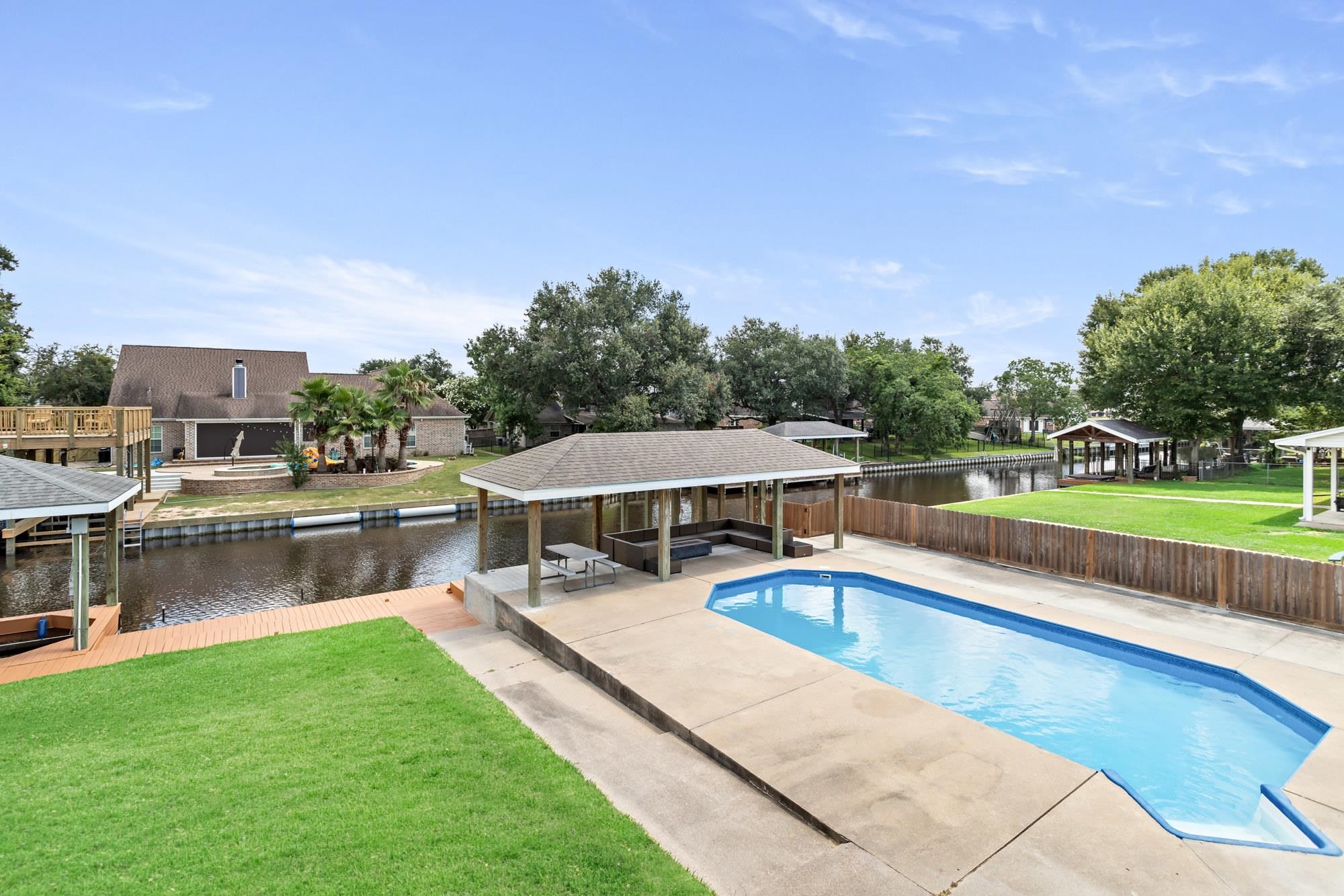 112 Robin Avenue Bridge City, TX 77611 - Photo 25 of 39