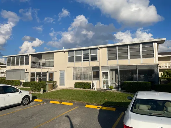 $1,200 | 138 Dorchester H, West Palm Beach, FL 33417