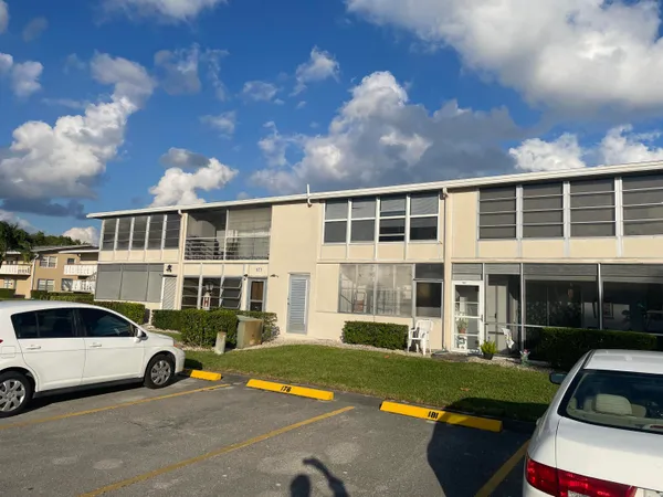 $1,200 | 138 Dorchester H, West Palm Beach, FL 33417