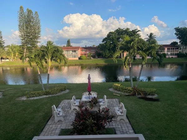 $1,200 | 183 Dorchester East, Unit H, West Palm Beach, FL 33417