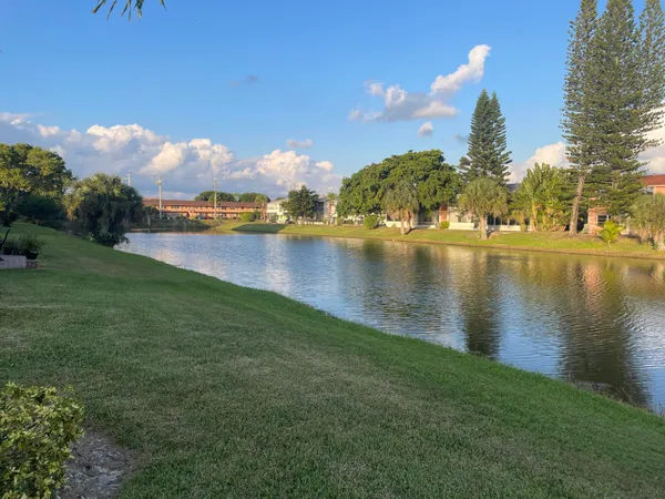 $1,200 | 183 Dorchester East, Unit H, West Palm Beach, FL 33417