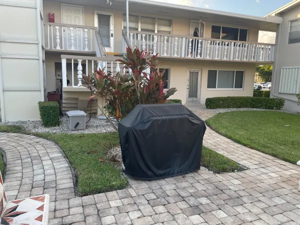 $1,200 | 138 Dorchester H, West Palm Beach, FL 33417